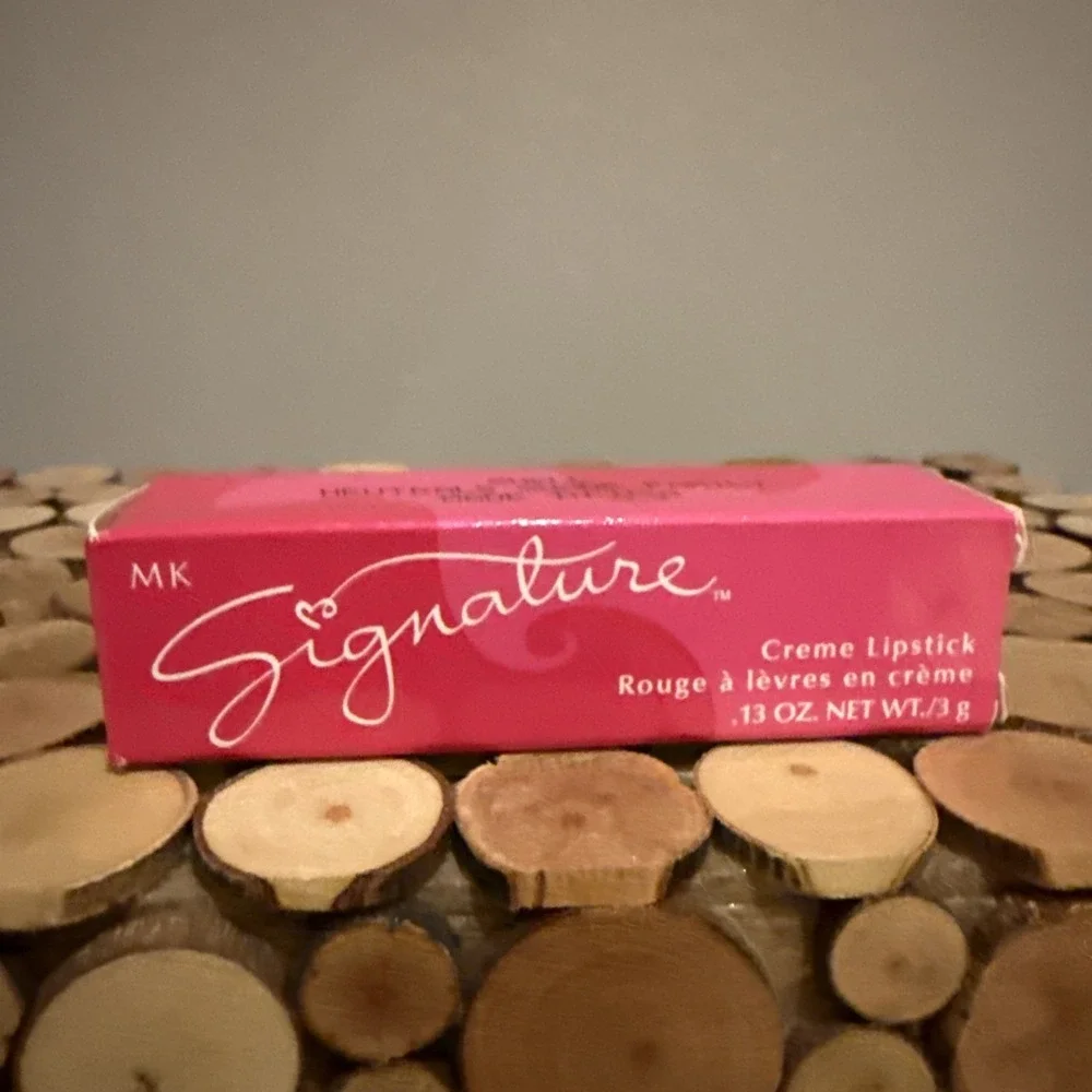 NEW IN BOX Mary Kay Lipstick Signature Collection Creme RARE Shell 270900 / 2709
